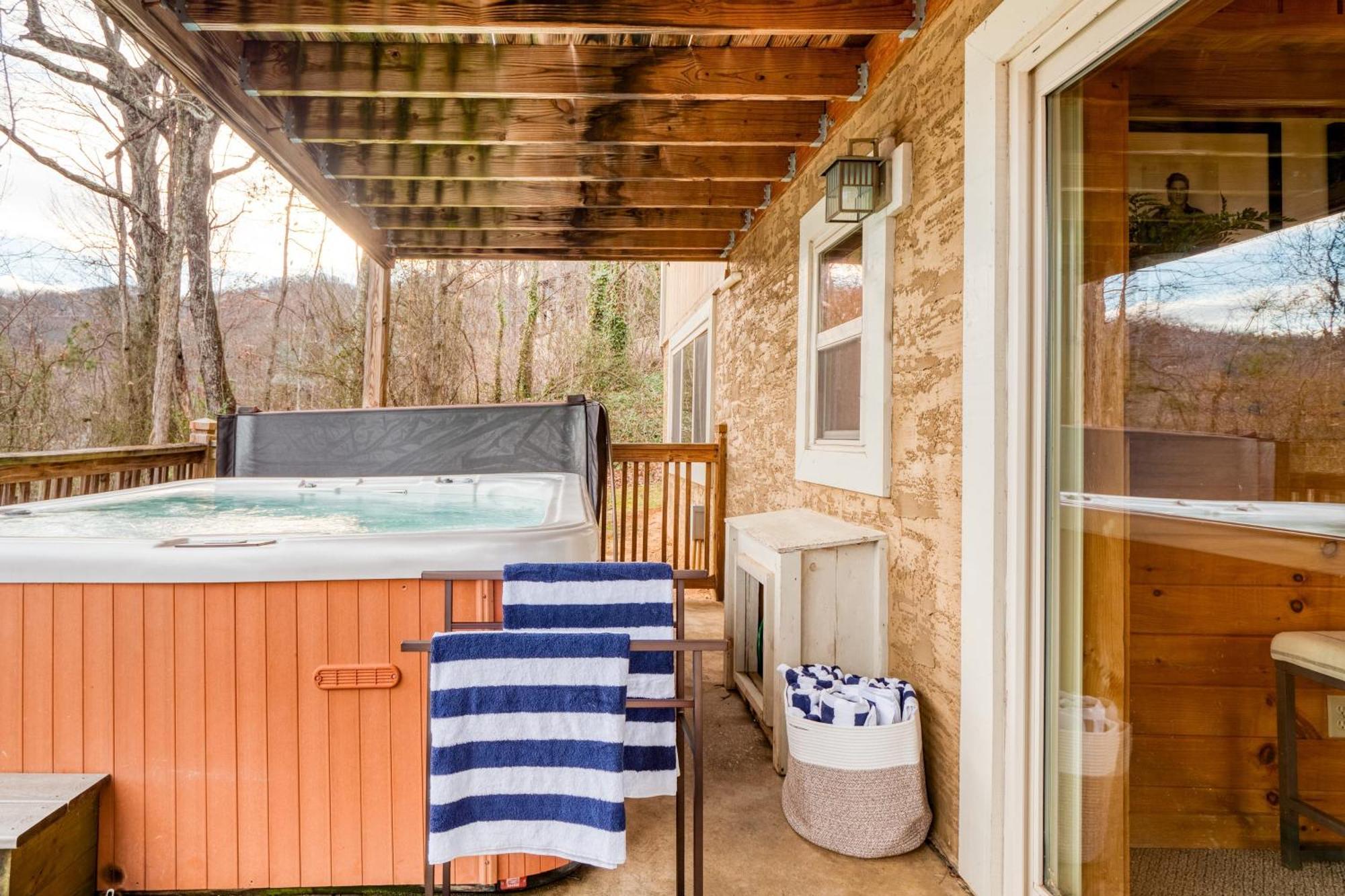 Chestnut By Avantstay Mountain Cabin W Treetop Views Hot Tub Game Room Gatlinburg Εξωτερικό φωτογραφία