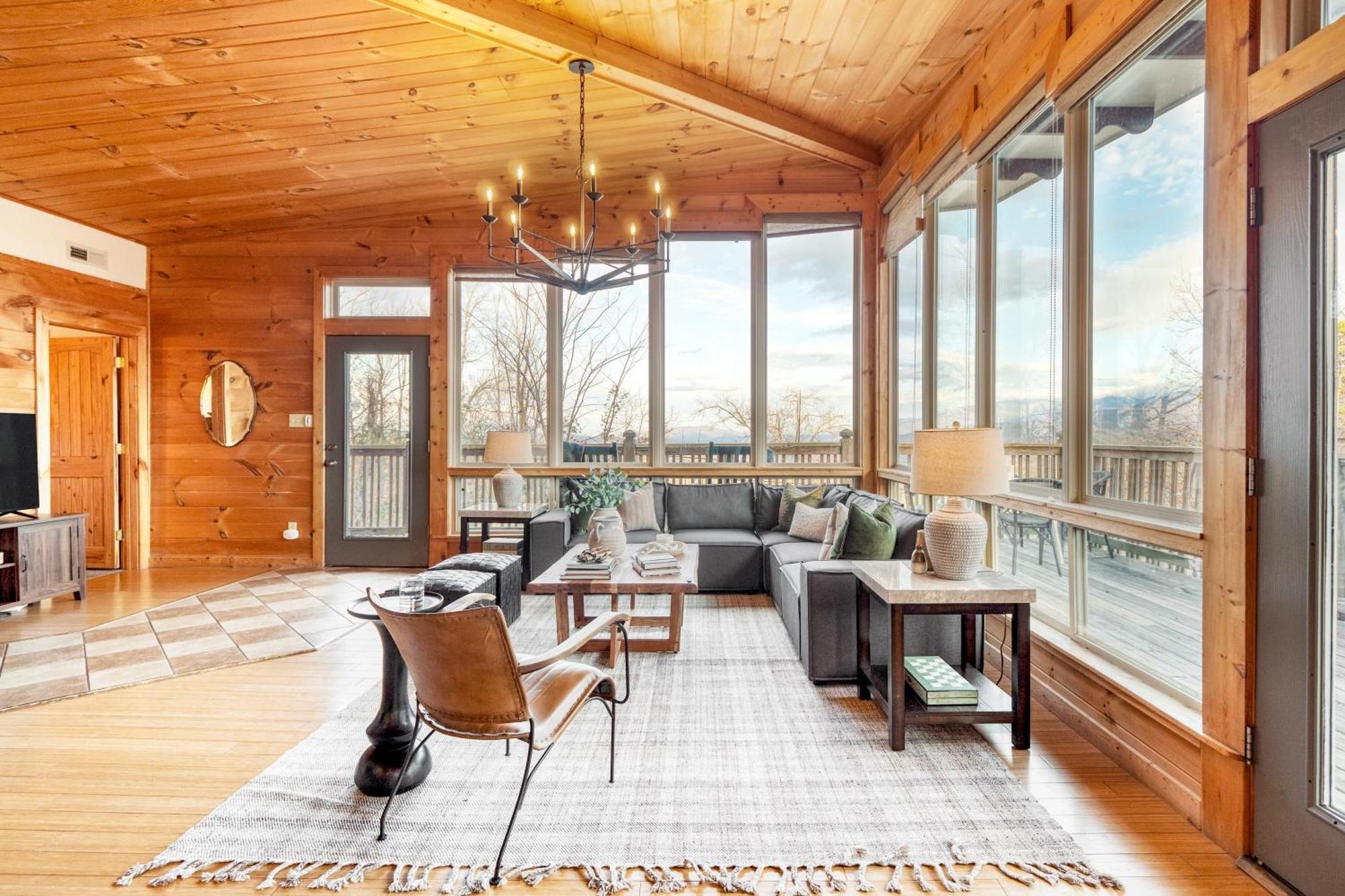 Chestnut By Avantstay Mountain Cabin W Treetop Views Hot Tub Game Room Gatlinburg Εξωτερικό φωτογραφία