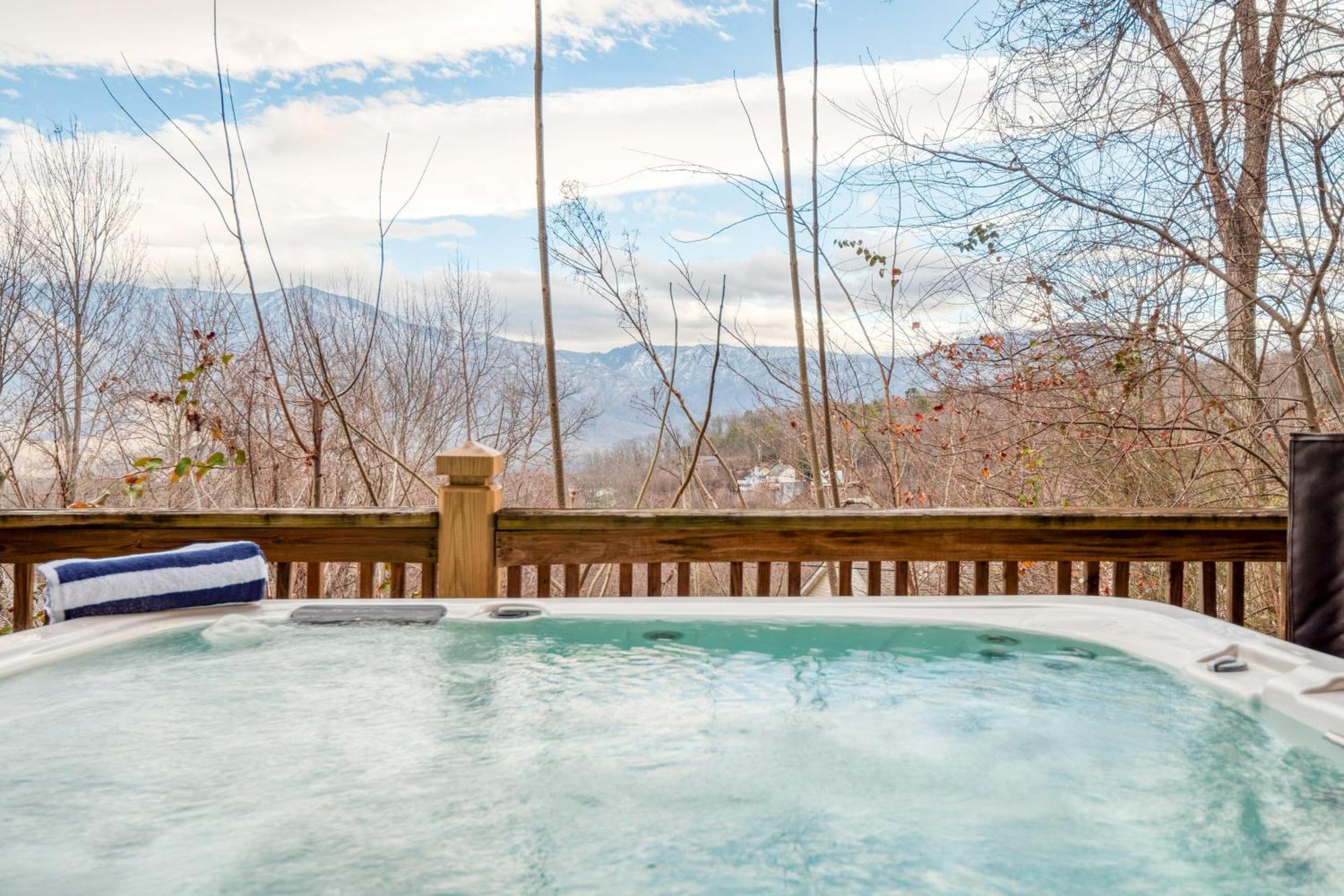 Chestnut By Avantstay Mountain Cabin W Treetop Views Hot Tub Game Room Gatlinburg Εξωτερικό φωτογραφία