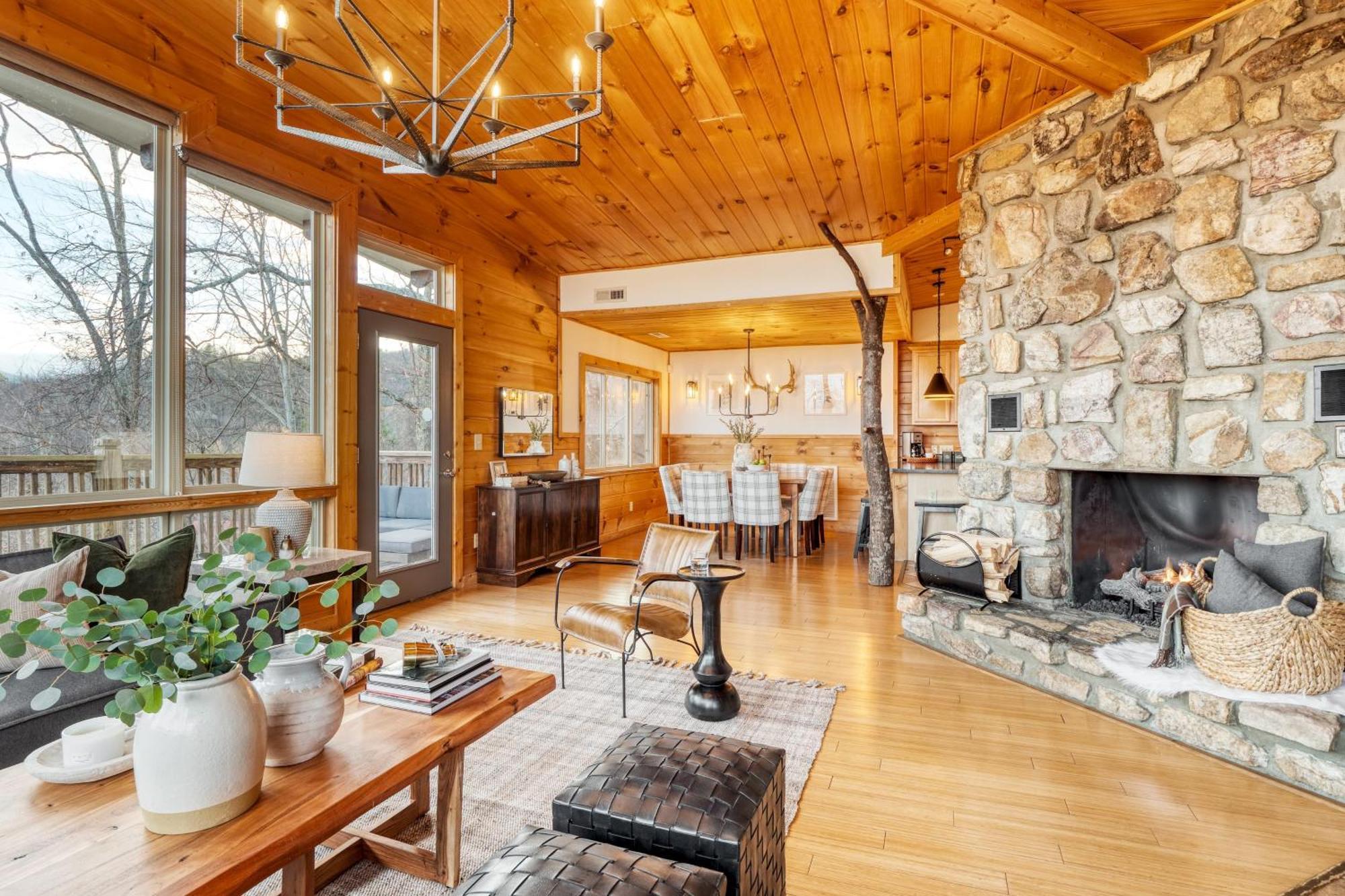 Chestnut By Avantstay Mountain Cabin W Treetop Views Hot Tub Game Room Gatlinburg Εξωτερικό φωτογραφία