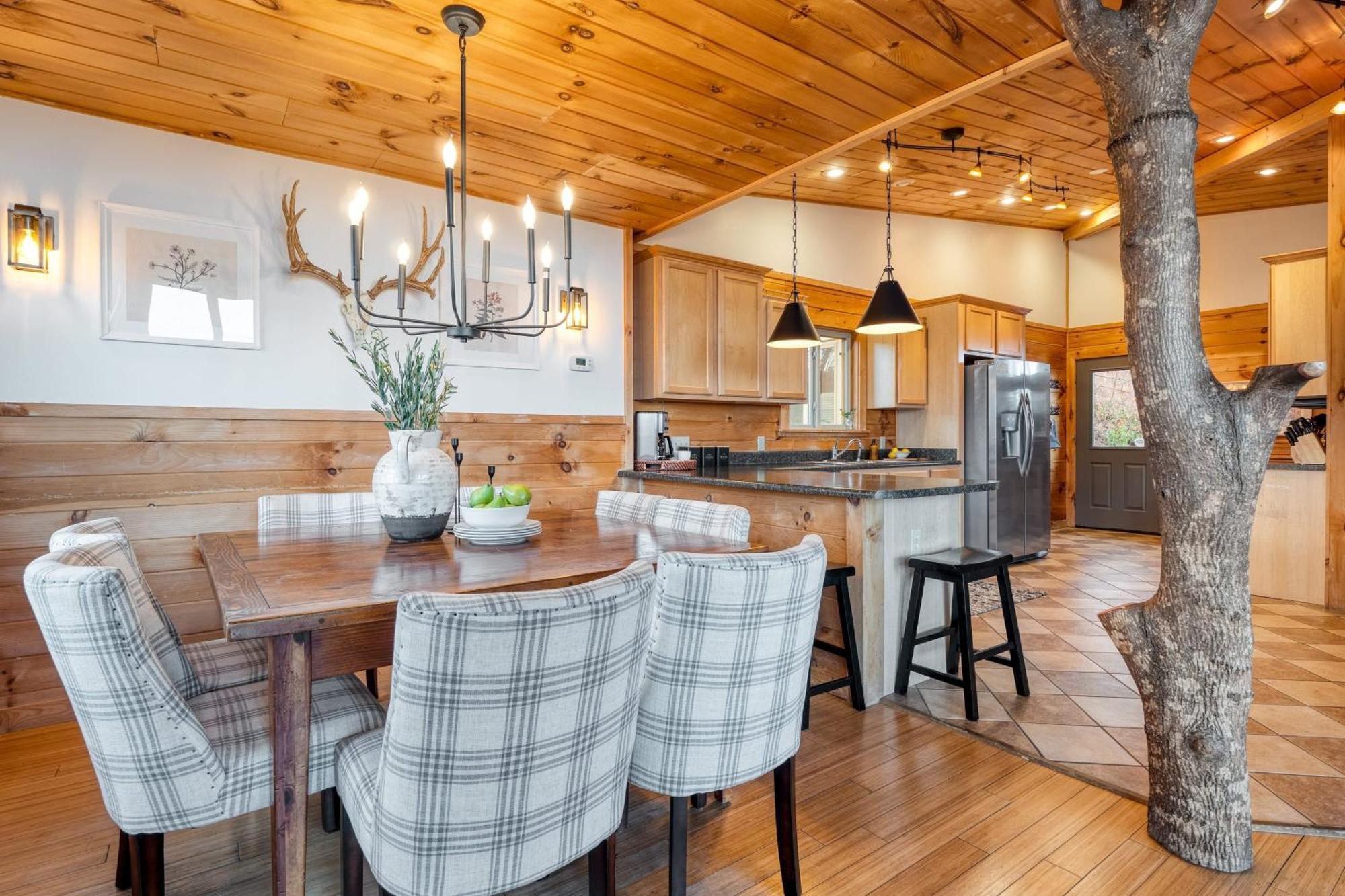 Chestnut By Avantstay Mountain Cabin W Treetop Views Hot Tub Game Room Gatlinburg Εξωτερικό φωτογραφία