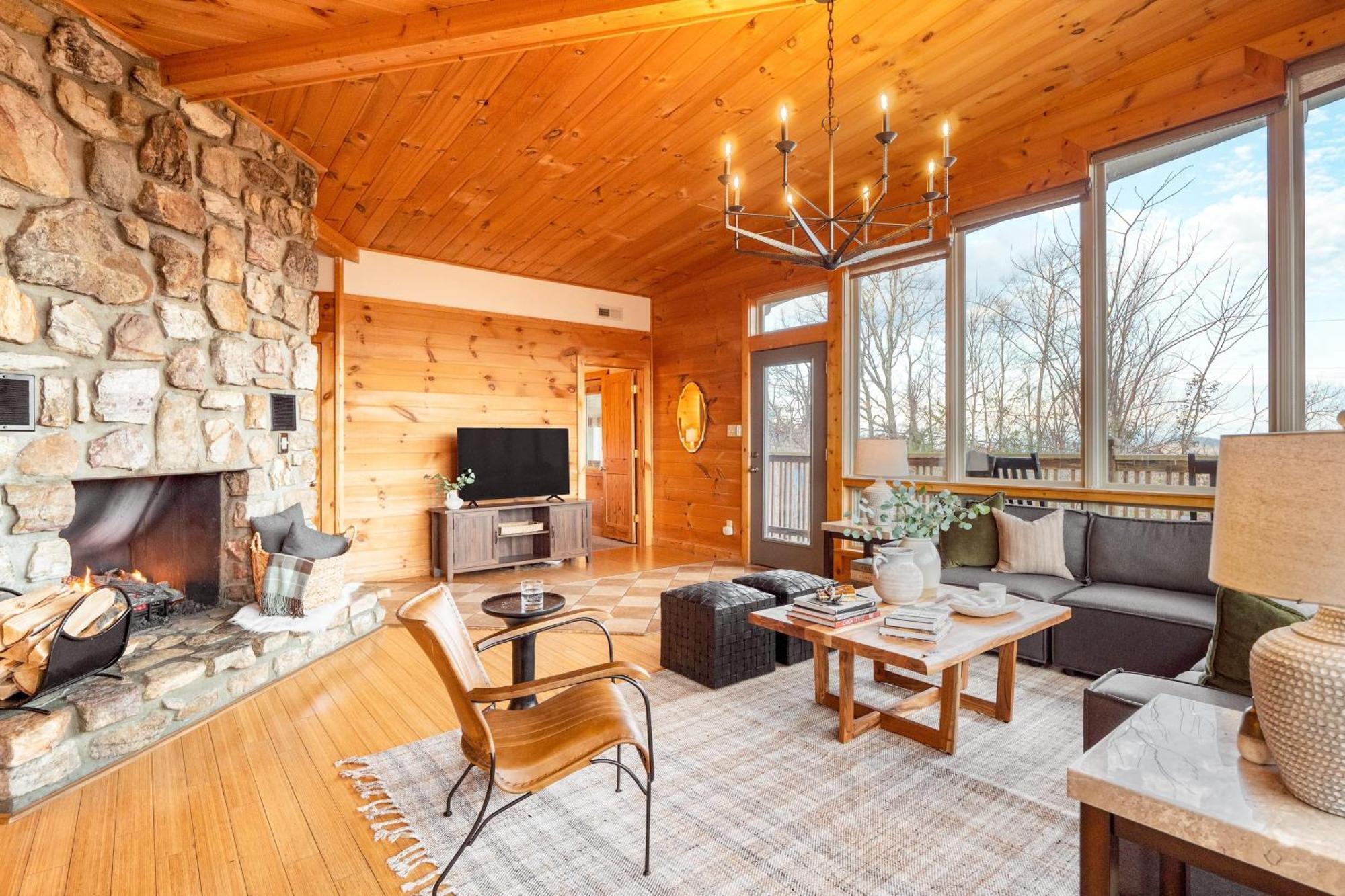Chestnut By Avantstay Mountain Cabin W Treetop Views Hot Tub Game Room Gatlinburg Εξωτερικό φωτογραφία