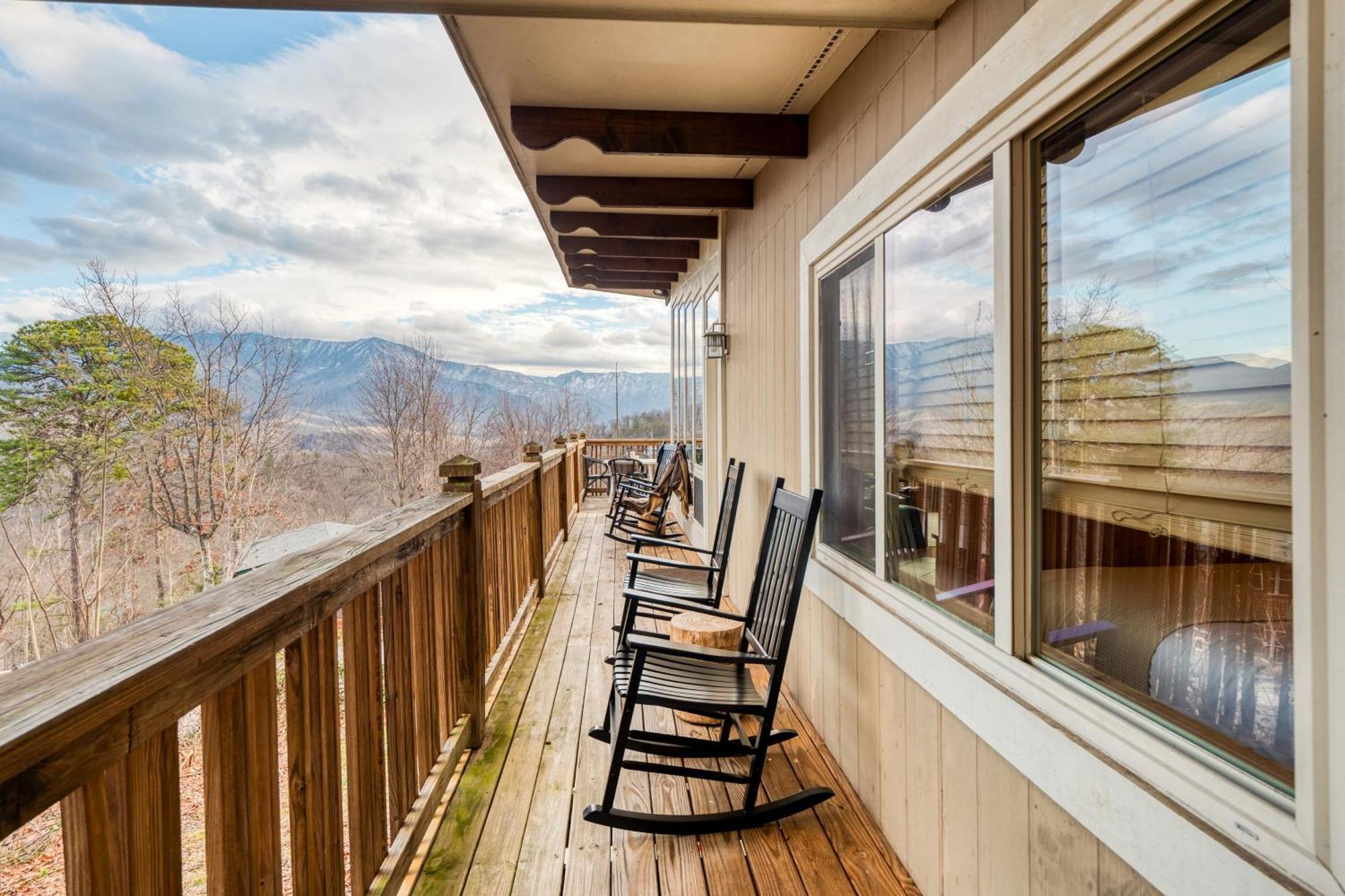 Chestnut By Avantstay Mountain Cabin W Treetop Views Hot Tub Game Room Gatlinburg Εξωτερικό φωτογραφία